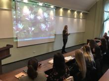 Круглий стіл на тему: «Професійна підготовка майбутніх соціальних працівників до роботи з дітьми та молоддю з особливими потребами» Круглий стіл на тему: «Професійна підготовка майбутніх соціальних працівників до роботи з дітьми та молоддю з особливими потребами»