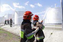 Практика, практика і ще раз практика: курсанти Університету вдосконалюють практичні навички з гасіння пожеж в резервуарах із нафтою та нафтопродуктами