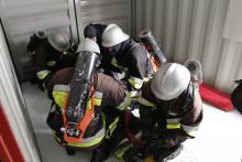 На базі багатофункціонального тренажеру для практичної підготовки рятувальників Університету розпочались практичні заняття