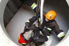 На базі багатофункціонального тренажеру для практичної підготовки рятувальників Університету розпочались практичні заняття