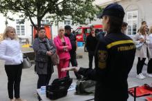 Наші викладачі продовжують навчати населення як діяти у разі ядерної, хімічної чи біологічної атаки Наші викладачі продовжують навчати населення як діяти у разі ядерної, хімічної чи біологічної атаки