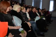 Вона одна- всьому причина, у ній початок і кінець