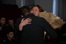 Вона одна- всьому причина, у ній початок і кінець