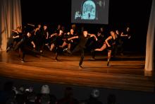 Вона одна- всьому причина, у ній початок і кінець