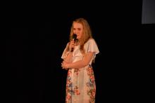 Вона одна- всьому причина, у ній початок і кінець