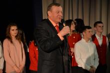 Вона одна- всьому причина, у ній початок і кінець