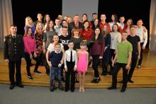 Вона одна- всьому причина, у ній початок і кінець