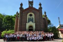 Одягнімо, друже, вишиванки — Наш чарівний український стрій