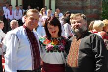 Одягнімо, друже, вишиванки — Наш чарівний український стрій