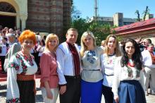 Одягнімо, друже, вишиванки — Наш чарівний український стрій