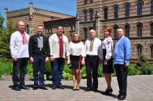 Одягнімо, друже, вишиванки — Наш чарівний український стрій