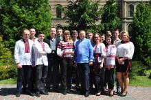 Одягнімо, друже, вишиванки — Наш чарівний український стрій