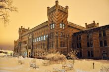 Курсанти ЛДУ БЖД допомагають ФК «Карпати» подолати наслідки негоди