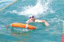 Юні рятуваники вправляються у пошуково-рятувальних роботах на воді