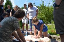 Юні рятуваники вправляються у пошуково-рятувальних роботах на воді