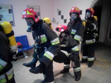 В навчальній пожежно-рятувальній частині Університету відпрацьовано практичне заняття з газодимозахисниками чергових караулів