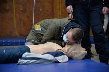 Курси домедичної допомоги та військових вишколів в ЛДУБЖД: цих вихідних усі охочі вчаться як діяти в умовах НС Курси домедичної допомоги та військових вишколів в ЛДУБЖД: цих вихідних усі охочі вчаться як діяти в умовах НС