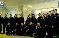 Ялинка для незламних захисників: у Львові курсанти ЛьвДУВС та ЛДУБЖД подарували пораненим воїнам атмосферу Різдва Ялинка для незламних захисників: у Львові курсанти ЛьвДУВС та ЛДУБЖД подарували пораненим воїнам атмосферу Різдва