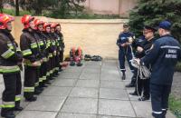 В навчальній пожежно-рятувальній частині Львівського державного університету безпеки життєдіяльності відпрацьовано вправу з підйому потерпілих з підземних комунікацій