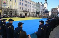 Курсанти ЛДУБЖД долучились до спільного виконання гімну України у центрі Львова