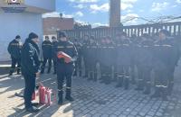 Первинні засоби пожежогасіння: здобувачі освіти ЛДУБЖД вдосконалюють знання на виїзних заняттях