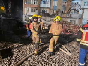 Курсанти, викладачі та психологи ЛДУБЖД працюють на місці російського удару по Тернополю Курсанти, викладачі та психологи ЛДУБЖД працюють на місці російського удару по Тернополю