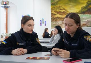 Метафоричні асоціативні карти як ключ до особистісного і професійного саморозвитку психолога