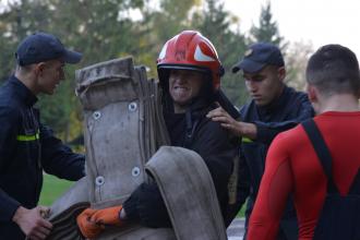 В ЛДУБЖД  відбулись змагання за титул «Найсильніший пожежний-рятувальник Університету»