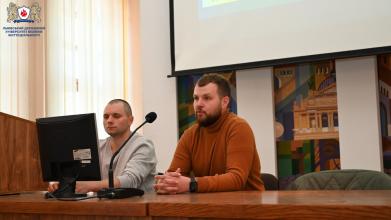 На підтримку психічного здоров’я представники реабілітаційного центру "Фенікс" провели пізнавальну лекцію для курсантів першого курсу