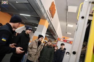 Екскурсія Львівським державним університетом безпеки життєдіяльності: знайомство з навчальним закладом