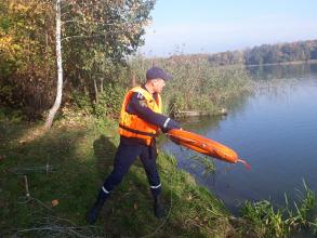 Курсанти Університету відпрацьовують навики алгоритму дій порятунку людей на воді