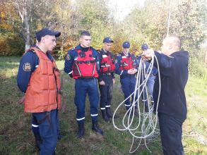 Курсанти Університету відпрацьовують навики алгоритму дій порятунку людей на воді