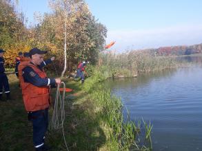 Курсанти Університету відпрацьовують навики алгоритму дій порятунку людей на воді