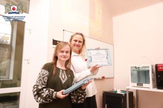 Передвеликоднє писанкування в ЛДУ БЖД:  передаємо вогонь традиції та служимо справі волонтерства