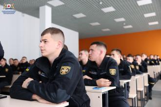 Практичний досвід прифронтових територій: курсанти та викладачі ЛДУБЖД прослухали лекції про виклики війни