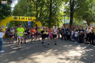 «Шаную воїнів, біжу за Героїв України» «Шаную воїнів, біжу за Героїв України»