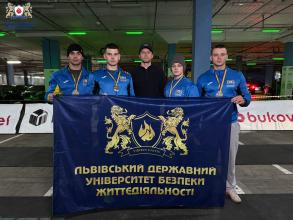 ЗВИТЯГА, СИЛА ТА КОМАНДНИЙ ДУХ: КУРСАНТИ ЛЬВІВСЬКОГО ДЕРЖАВНОГО УНІВЕРСИТЕТУ БЕЗПЕКИ ЖИТТЄДІЯЛЬНОСТІ СТАЛИ СРІБНИМИ ПРИЗЕРАМИ «ЗВИТЯГИ НЕСКОРЕНИХ» ЗВИТЯГА, СИЛА ТА КОМАНДНИЙ ДУХ: КУРСАНТИ ЛЬВІВСЬКОГО ДЕРЖАВНОГО УНІВЕРСИТЕТУ БЕЗПЕКИ ЖИТТЄДІЯЛЬНОСТІ СТАЛИ СРІБНИМИ ПРИЗЕРАМИ «ЗВИТЯГИ НЕСКОРЕНИХ»