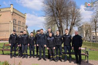 Жива пам’ять поколінь: випускники ЛДУБЖД висадили алею сакур Жива пам’ять поколінь: випускники ЛДУБЖД висадили алею сакур