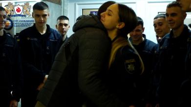 Ялинка для незламних захисників: у Львові курсанти ЛьвДУВС та ЛДУБЖД подарували пораненим воїнам атмосферу Різдва Ялинка для незламних захисників: у Львові курсанти ЛьвДУВС та ЛДУБЖД подарували пораненим воїнам атмосферу Різдва