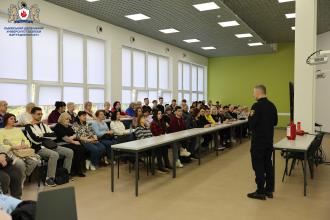 Формування навичок безпеки: вчителі опанували використання вогнегасників у ЛДУБЖД