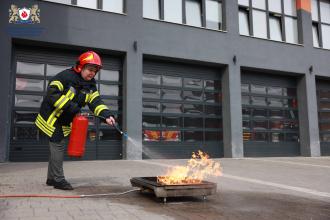 Формування навичок безпеки: вчителі опанували використання вогнегасників у ЛДУБЖД
