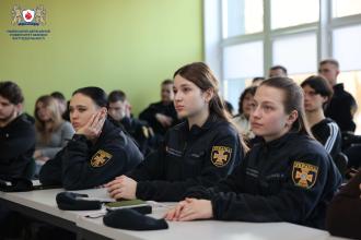 У ЛДУБЖД відбулася гостьова лекція з питань інформаційних технологій та цифрового радіообміну