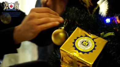 Ялинка для незламних захисників: у Львові курсанти ЛьвДУВС та ЛДУБЖД подарували пораненим воїнам атмосферу Різдва Ялинка для незламних захисників: у Львові курсанти ЛьвДУВС та ЛДУБЖД подарували пораненим воїнам атмосферу Різдва