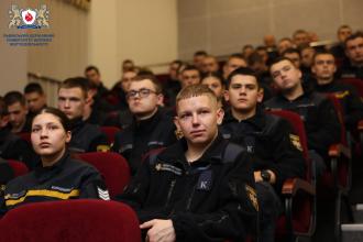 Здобуття досвіду в умовах воєнного стану на прифронтових територіях ГУ ДСНС України у Харківській області: в ЛДУБЖД відбулась виховна зустріч 
