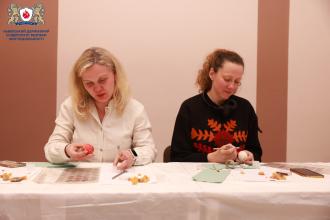 Передвеликоднє писанкування в ЛДУ БЖД:  передаємо вогонь традиції та служимо справі волонтерства