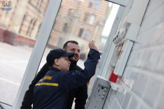 Екскурсія у світ героїв: захоплюючий досвід для дружин юних рятувальників-пожежних