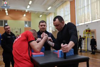 Сила волі та міць: змагання з армреслінгу в ЛДУБЖД