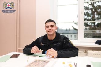 Передвеликоднє писанкування в ЛДУ БЖД:  передаємо вогонь традиції та служимо справі волонтерства