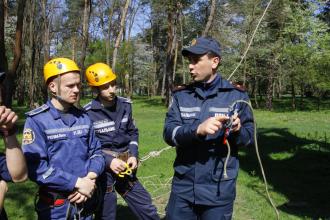 Відпрацювання вправ на базі висотно-рятувального комплексу «Альпін-парк» Відпрацювання вправ на базі висотно-рятувального комплексу «Альпін-парк»