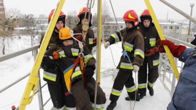На базі багатофункціонального тренажеру для практичної підготовки рятувальників Університету розпочались практичні заняття